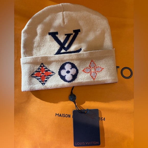 LOUIS VUITTON Cream Knit Beanie with Black, Pink and Orange Accents. NWT. - Picture 7 of 10